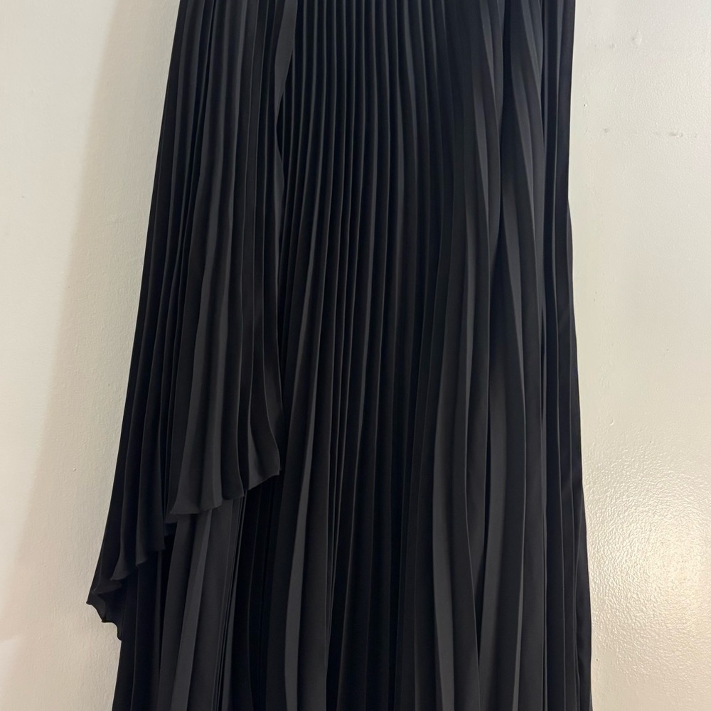 Zara Black Pleated Midi Skirt - Elegant Draped Design